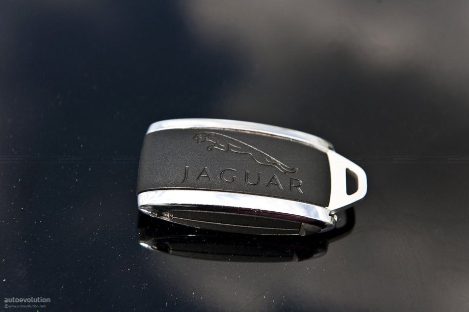 Best Jaguar car key replacement services Orlando | Universal Locksmith